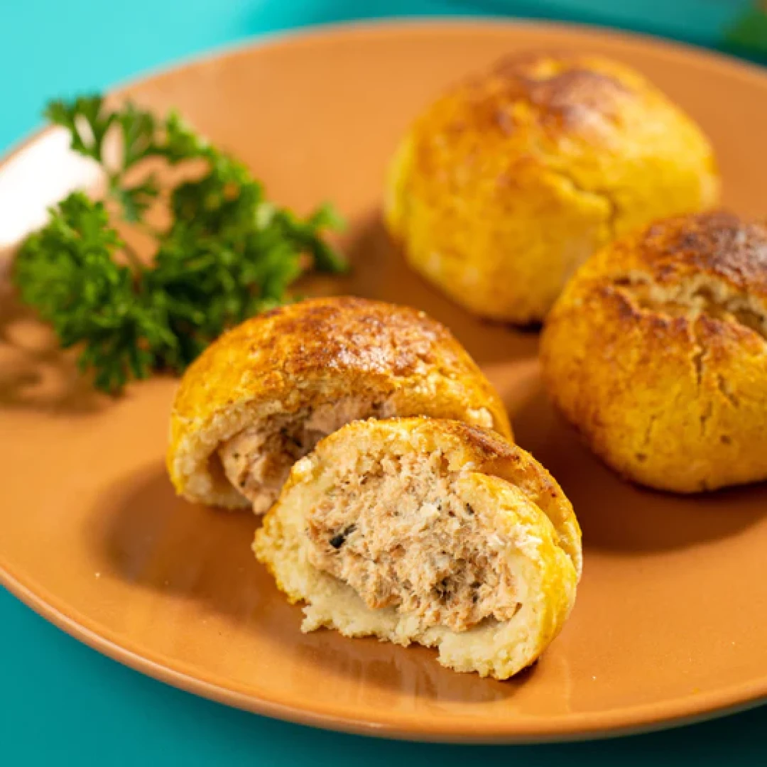 Pãozinho de batata doce c/ frango Artisan - 300g | 6 Un