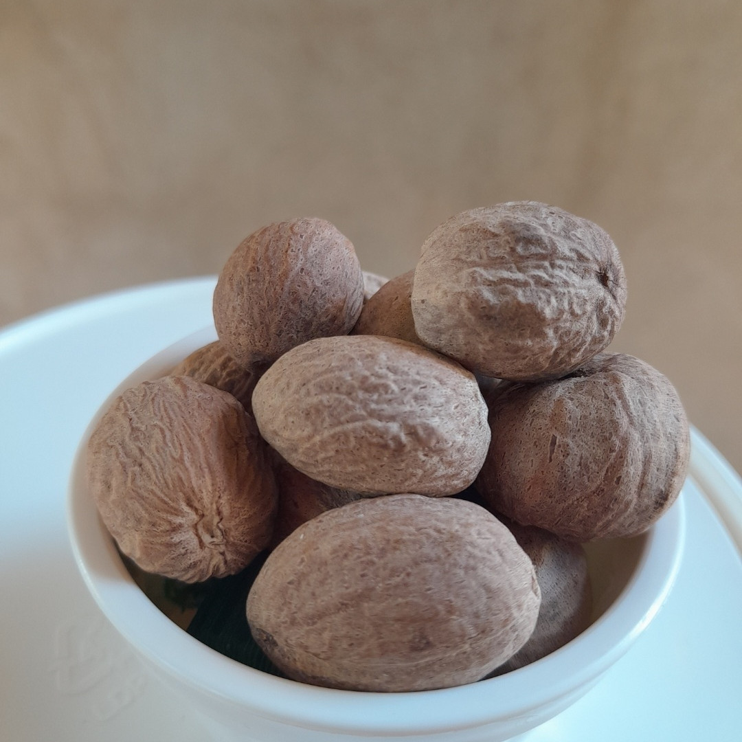 Noz Moscada Bola Natural do Norte de Minas - Caseiros da Roça -  05un