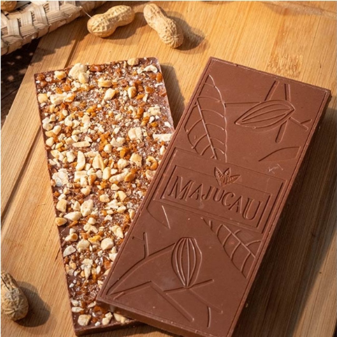 Chocolate Ao Leite 44% Cacau com Crocante de Pé de Moleque Majucau | 70g
