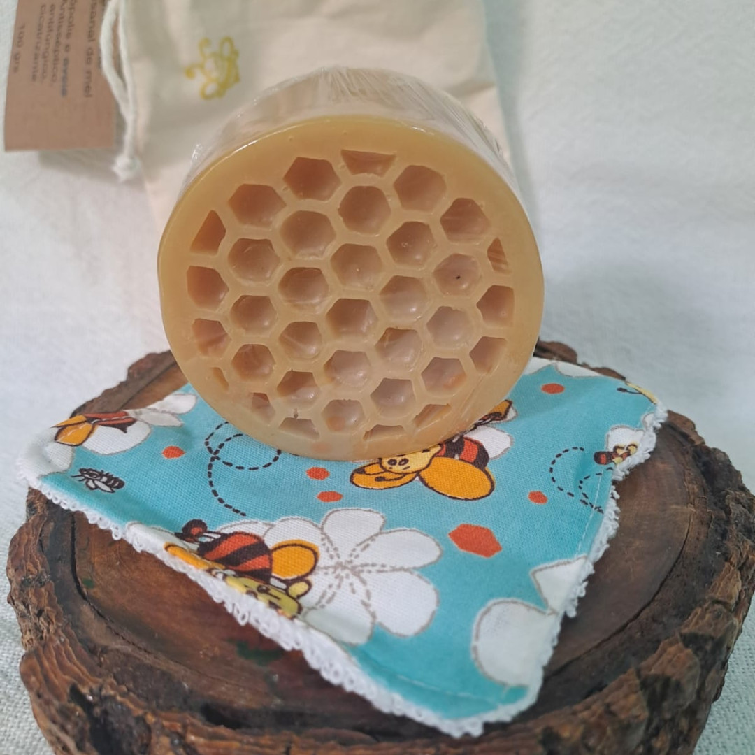 Sabonete glicerinado de mel e aveia Fazenda Sapucaia